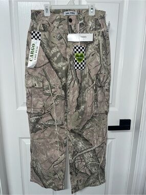 NWT Girl Index cargo camo pink green pants size 9 women